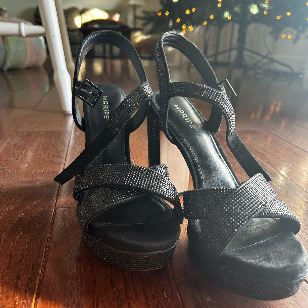 Maripe Glittering Black Strappy Heels
